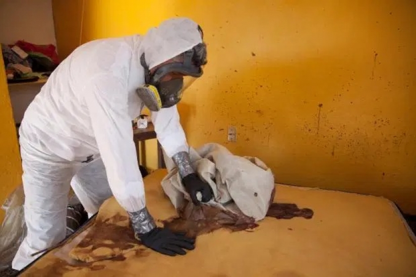 Enterrando la verdad: la primera en México limpiador de escenas de crimen, habló acerca de su trabajo sucio