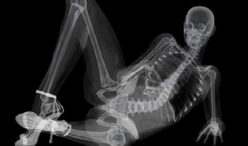 Erótica calendario, que es visible en todas las