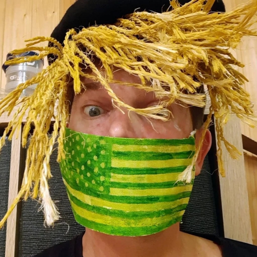 Every day new mask: challenge Austrian artist continues!
