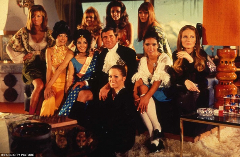 Falsa atracción, la recopilación de las multitudes de turistas, dispuestos a creer cualquier cuentos Falsa atracción, la recopilación de las multitudes de turistas, dispuestos a creer cualquier cuentos