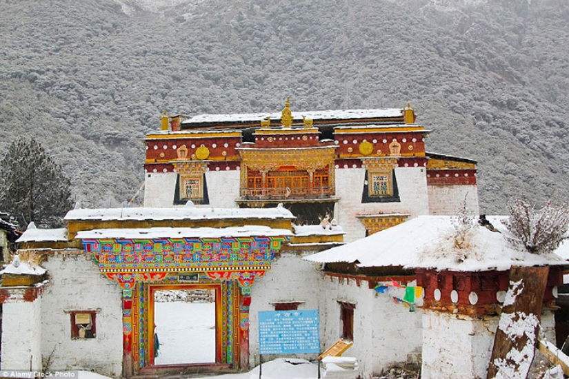 Falsa atracción, la recopilación de las multitudes de turistas, dispuestos a creer cualquier cuentos Falsa atracción, la recopilación de las multitudes de turistas, dispuestos a creer cualquier cuentos