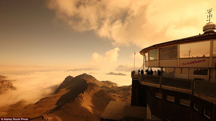 False attraction, gathering crowds of tourists, ready to believe any tales False attraction, gathering crowds of tourists, ready to believe any tales