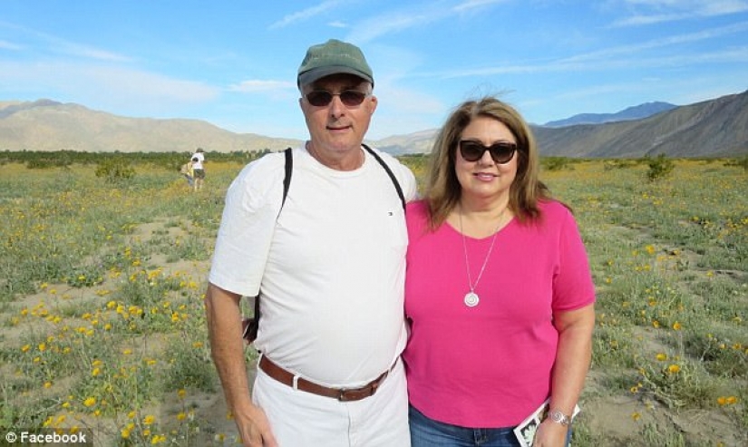 Familia estadounidense de 36 años, vestidos de la misma vida de pino Familia estadounidense de 36 años, vestidos de la misma vida de pino