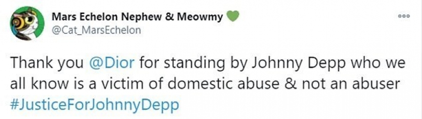 Fans of johnny Depp buying perfume Dior in support of the actor Fans of johnny Depp buying perfume Dior in support of the actor