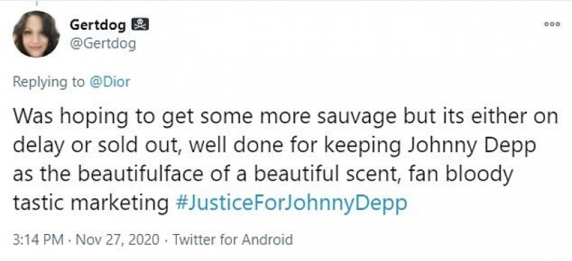 Fans of johnny Depp buying perfume Dior in support of the actor Fans of johnny Depp buying perfume Dior in support of the actor