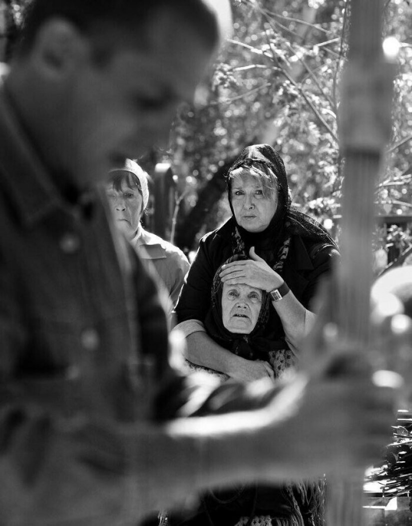 Fotos de una persona, que está de viaje en Rusia con una cámara en sus manos