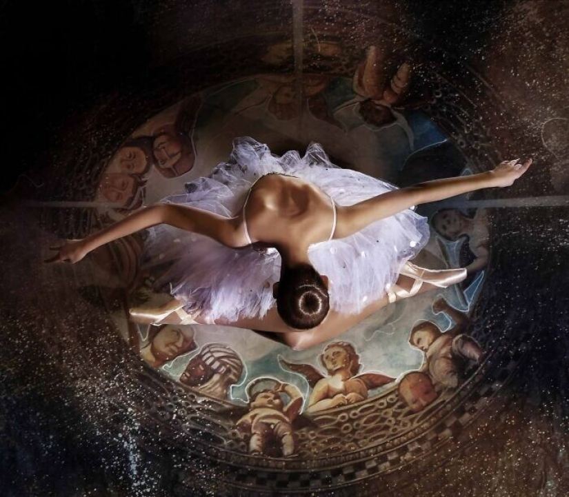 Fotos de una persona, que está de viaje en Rusia con una cámara en sus manos