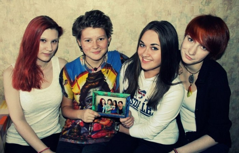Four girlfriends from Russia 7 years did a joint photo, and this is what came of it