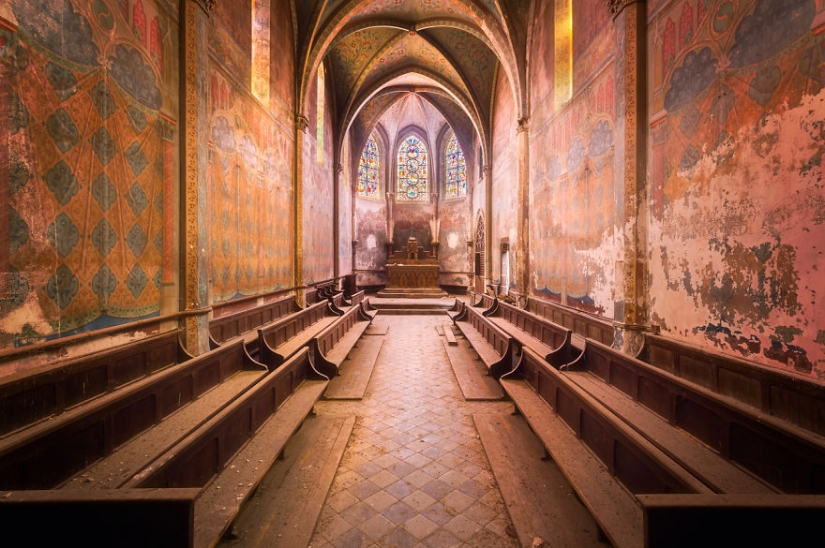 Fragments of old France: abandoned buildings of incredible beauty