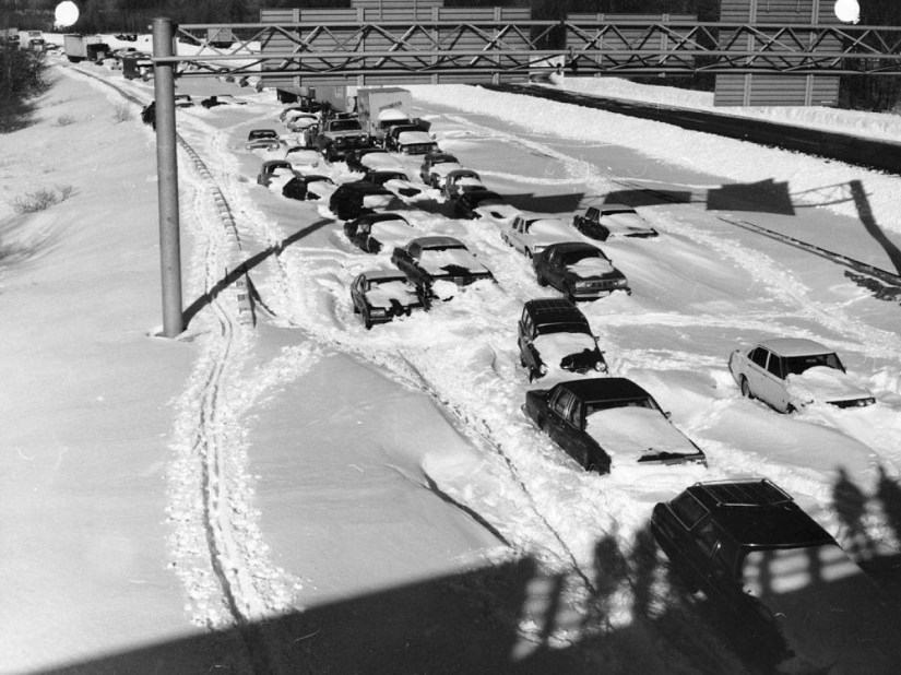 Freeze! 6 the most grueling traffic jams in history Freeze! 6 the most grueling traffic jams in history