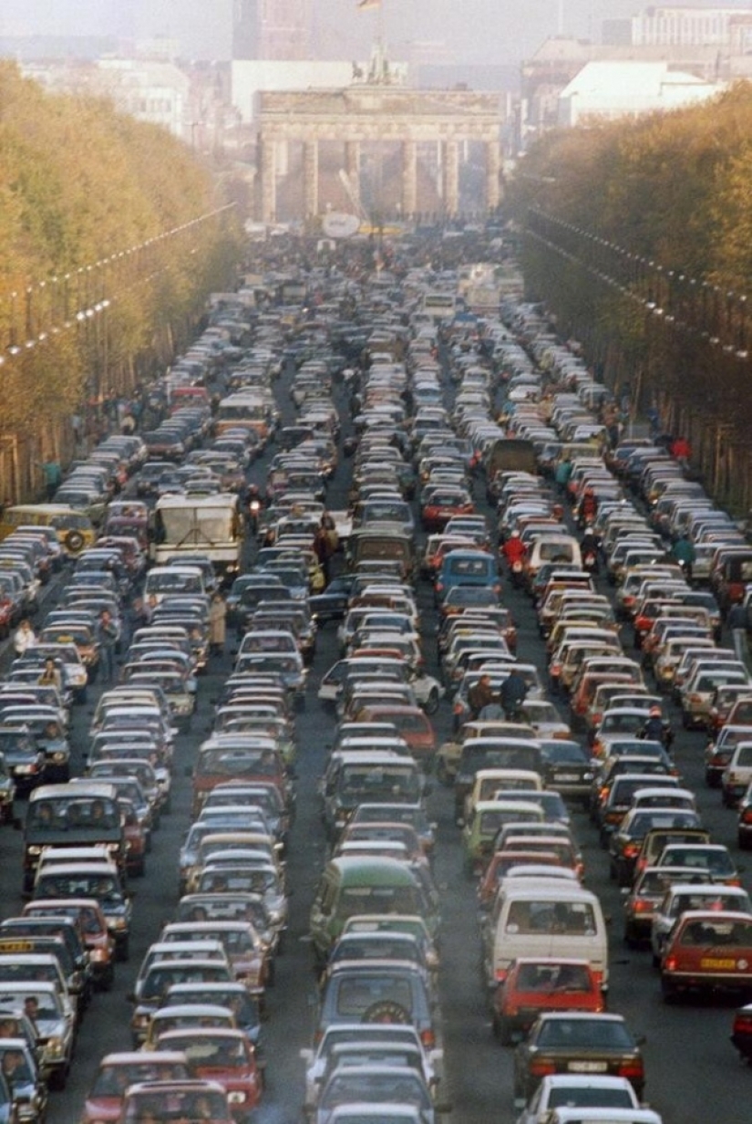 Freeze! 6 the most grueling traffic jams in history Freeze! 6 the most grueling traffic jams in history
