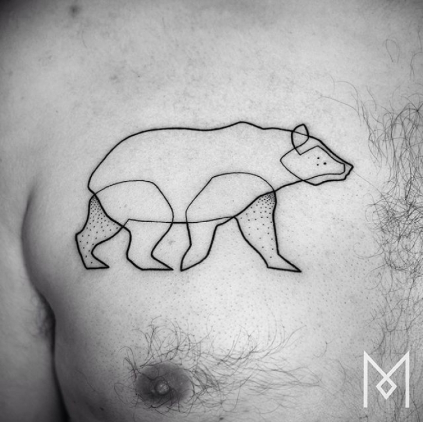 Fresco y minimalista tatuaje, dibujado con una sola línea