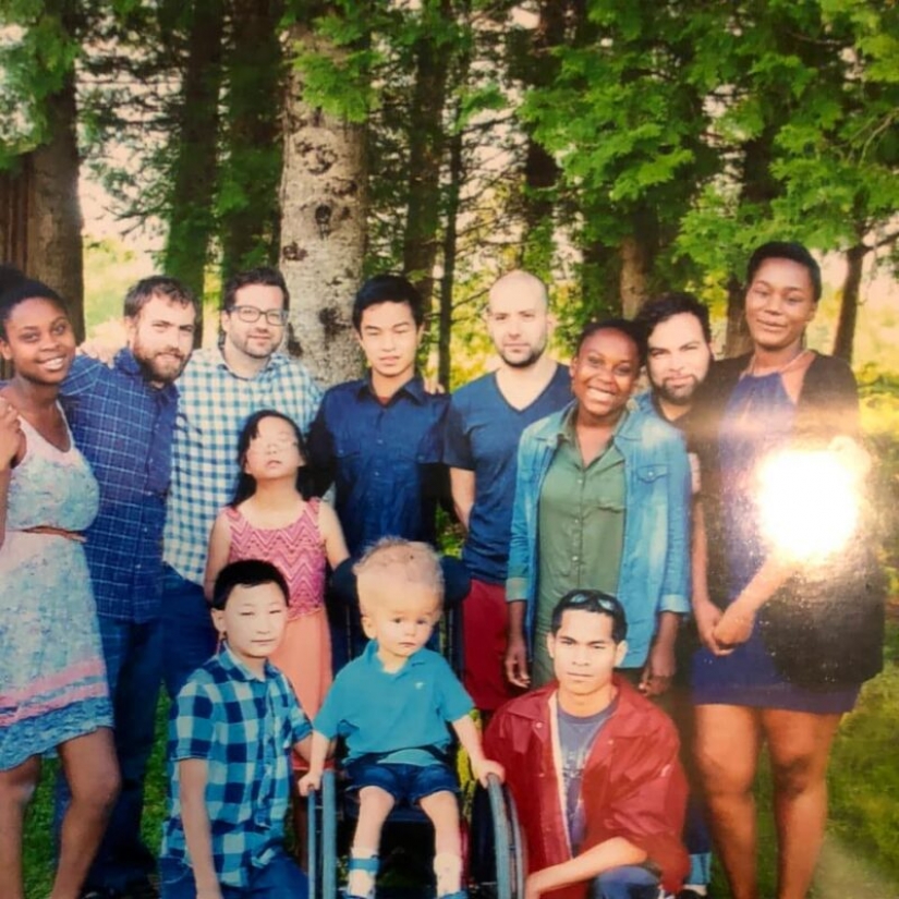 From a boy with an unusual head proved to be parents, but fate gave him a new family From a boy with an unusual head proved to be parents, but fate gave him a new family