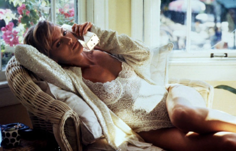 From corsets to thin stripes: how to change underwear in 100 years