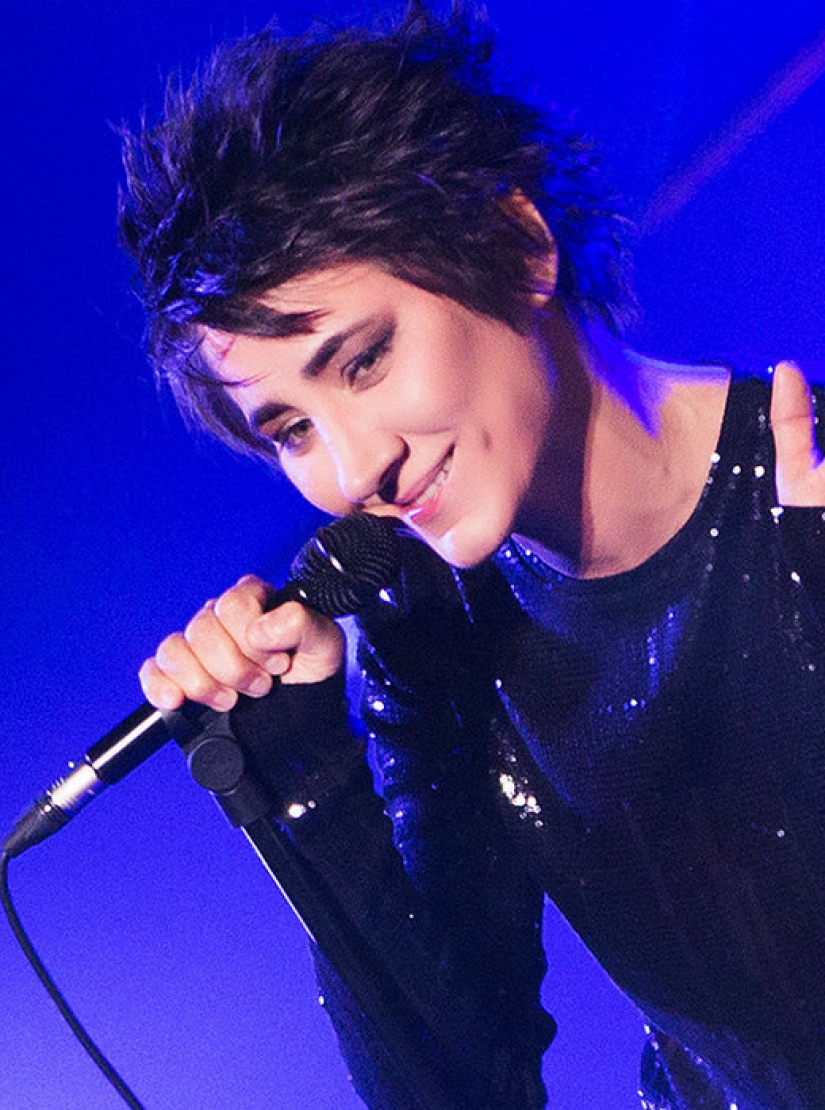 From ugly duckling to rock diva: how to change Zemfira year after year From ugly duckling to rock diva: how to change Zemfira year after year