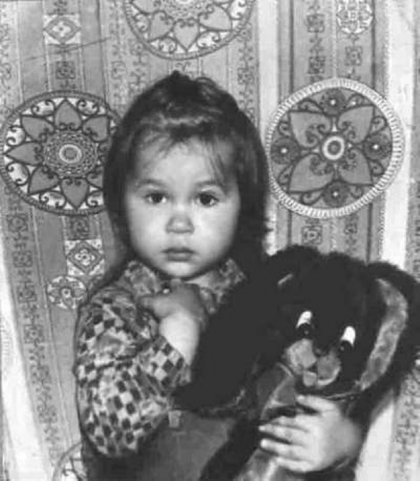 Girl-Indigo: the story of a short but colorful life of the extraordinary Sasha Putri Girl-Indigo: the story of a short but colorful life of the extraordinary Sasha Putri