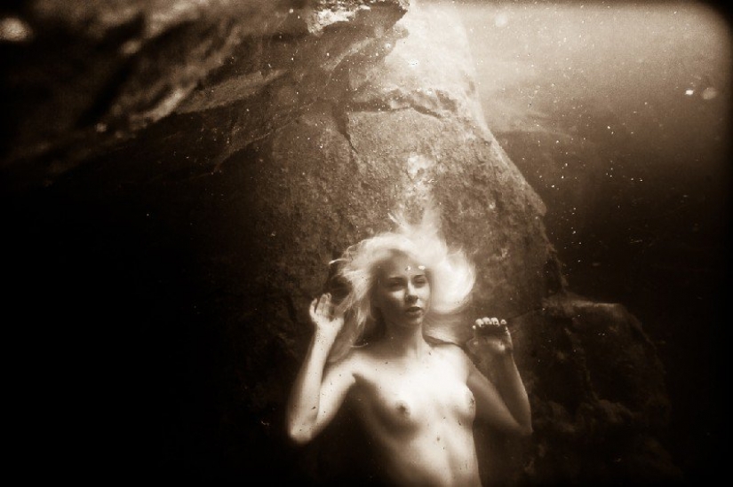 Girls and absorbing water elements from Neil Craver