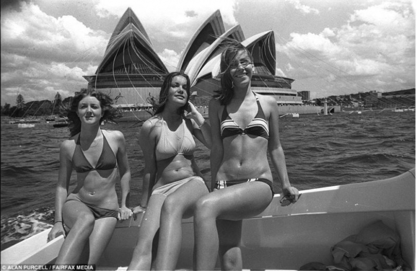 Girls in bikinis, freedom and unemployment: how to live in Australia in the 70s Girls in bikinis, freedom and unemployment: how to live in Australia in the 70s