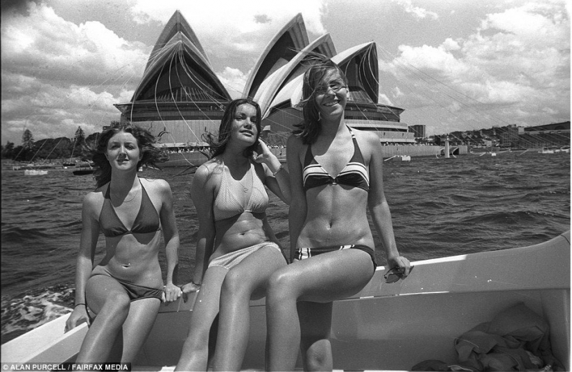 Girls in bikinis, freedom and unemployment: how to live in Australia in the 70s Girls in bikinis, freedom and unemployment: how to live in Australia in the 70s