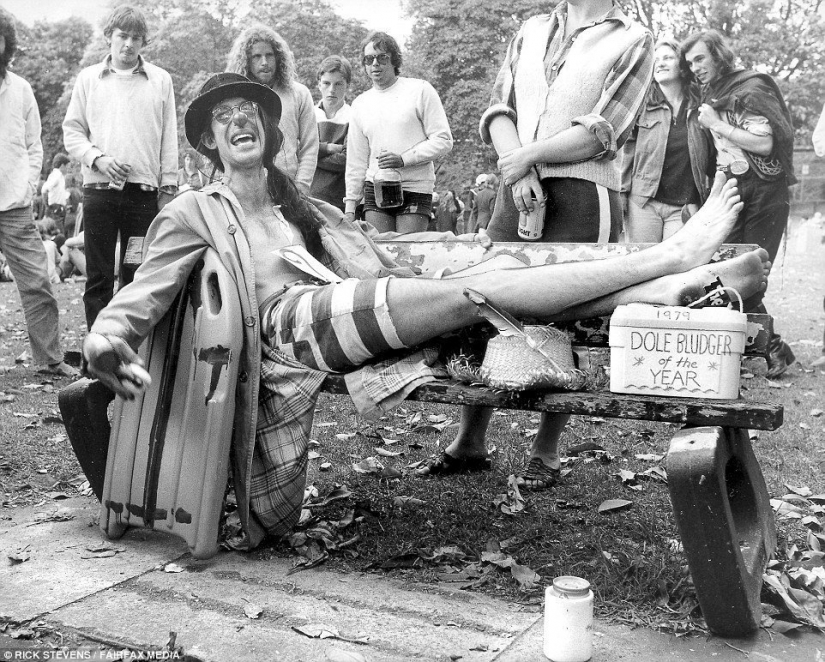 Girls in bikinis, freedom and unemployment: how to live in Australia in the 70s Girls in bikinis, freedom and unemployment: how to live in Australia in the 70s