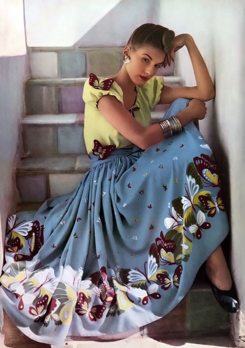 Glamorous 40s in color and excellent quality