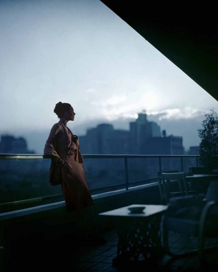 Glamorous 40s in color and excellent quality