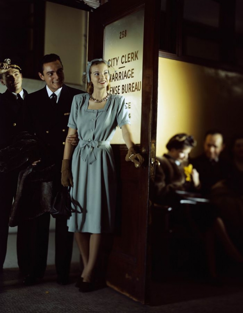 Glamorous 40s in color and excellent quality