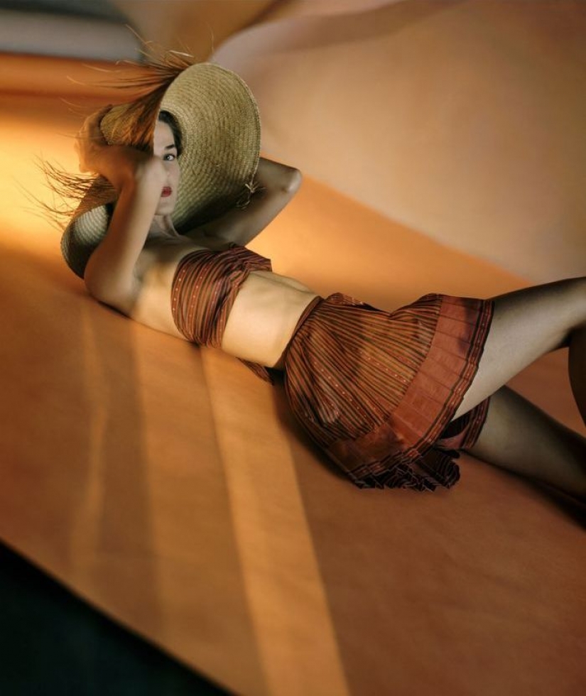 Glamorous 40s in color and excellent quality