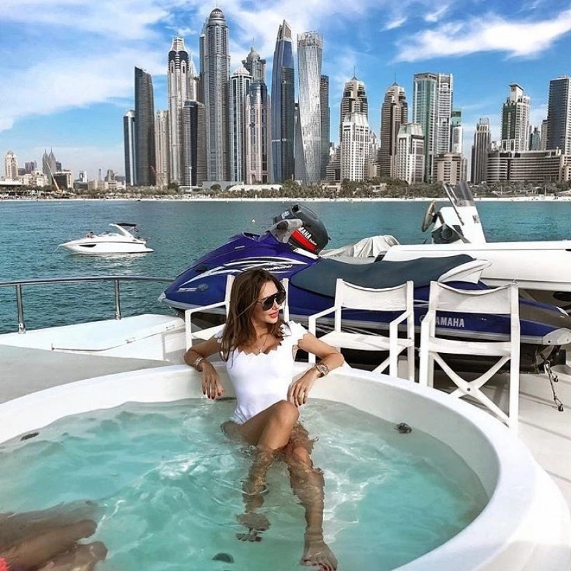 Golden youth boasts fresh holiday photos