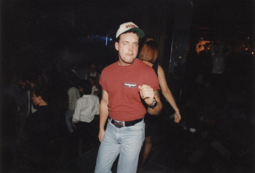 Guns, fast food and competitions of pop: "decaying" Italy 80-90