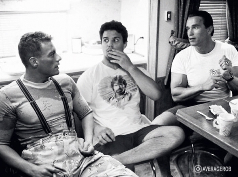 Guy se inserta a sí mismo en las fotos con las celebridades, y es muy divertido