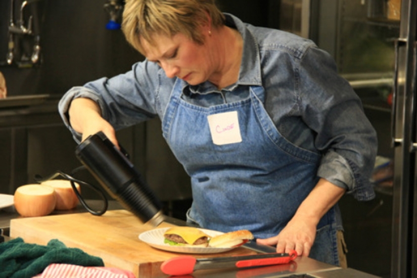 Hanging pear you cannot eat: how food is photographed for advertising