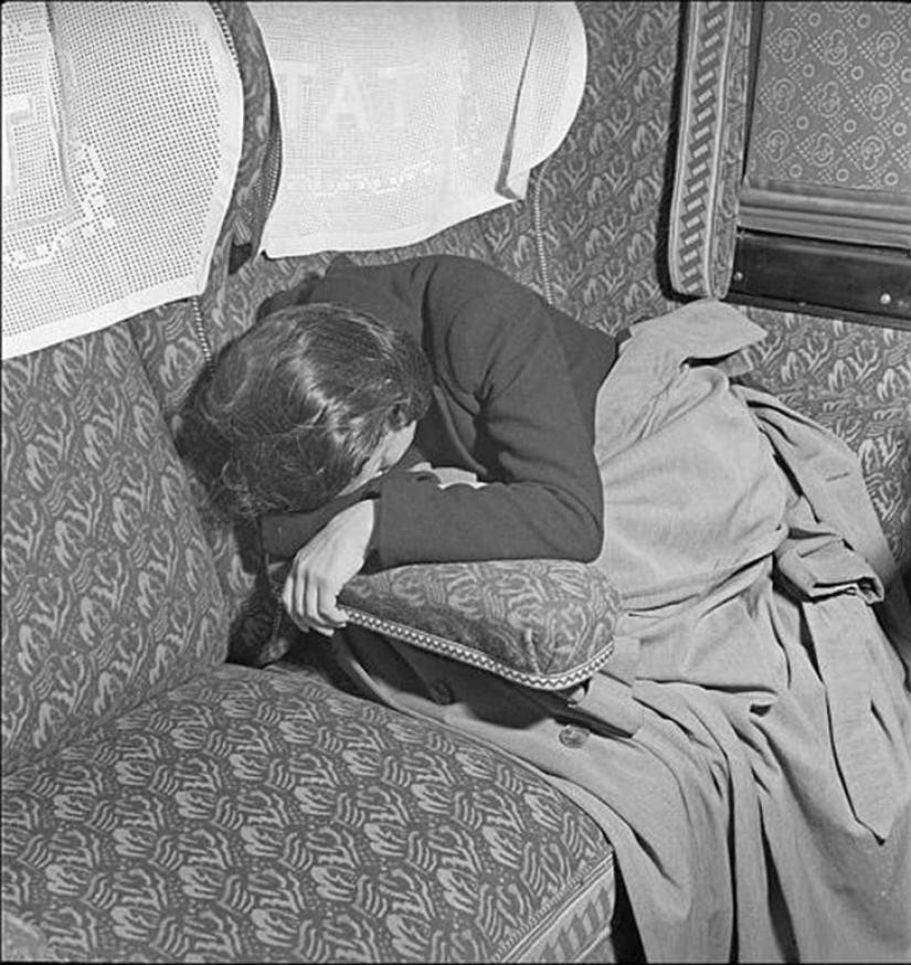 "Her life is so sad that the story seems implausible": the great tragedy of Edith Piaf "Her life is so sad that the story seems implausible": the great tragedy of Edith Piaf