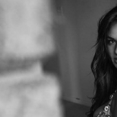 Hizo su perra: nena con curvas, rechaza las solicitudes de amistad de los ex-delincuentes