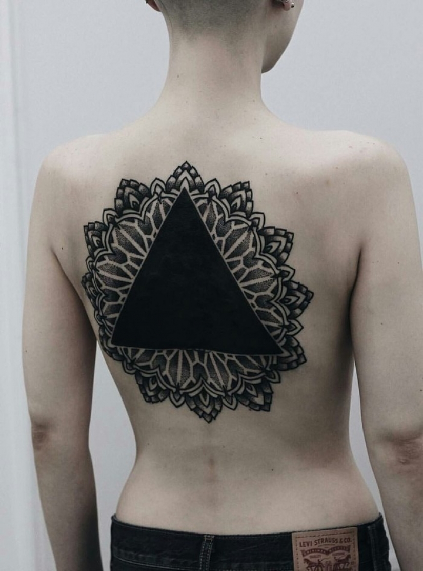 Hombres de negro: el nuevo tatuaje de tendencia en Singapur