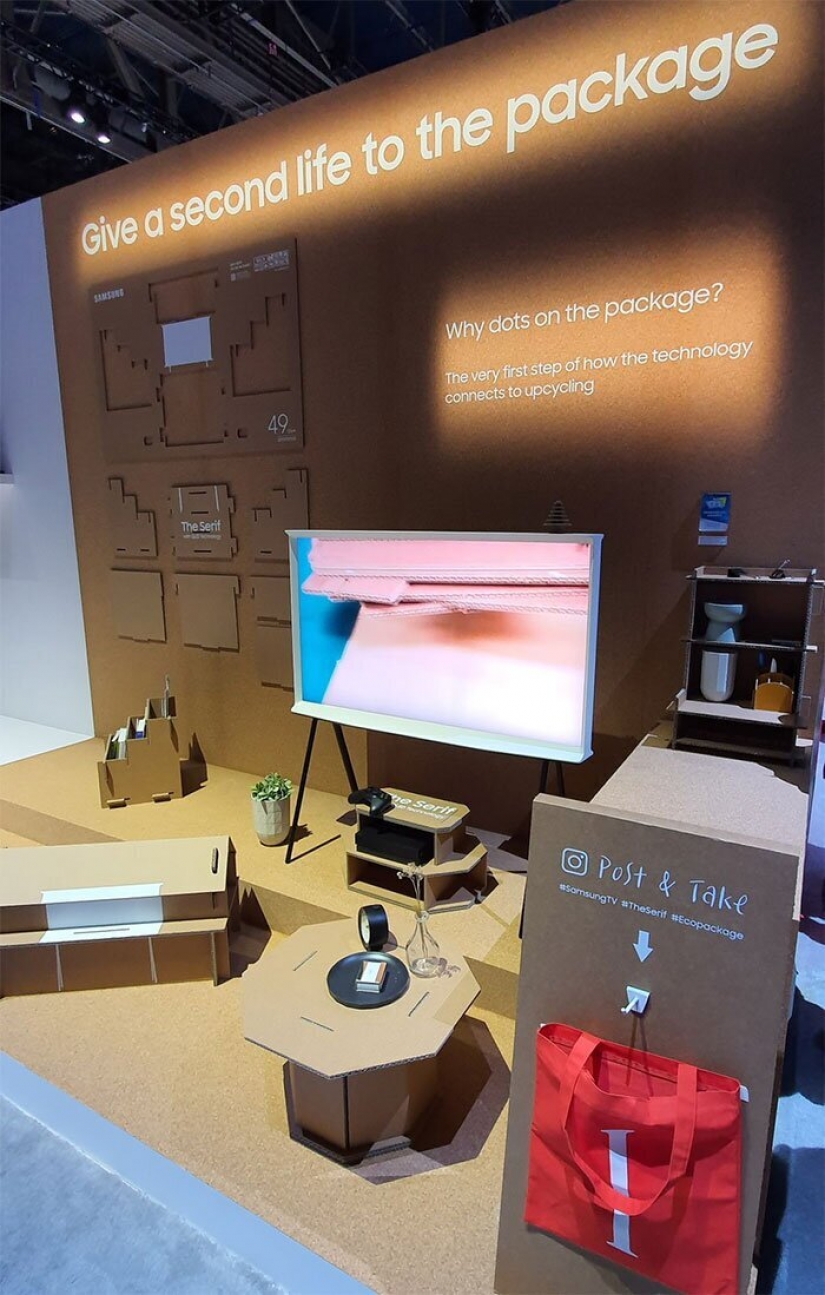 How box Samsung TV from which you can make a cat house