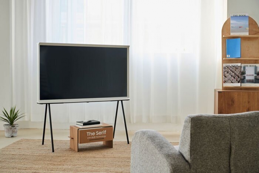 How box Samsung TV from which you can make a cat house