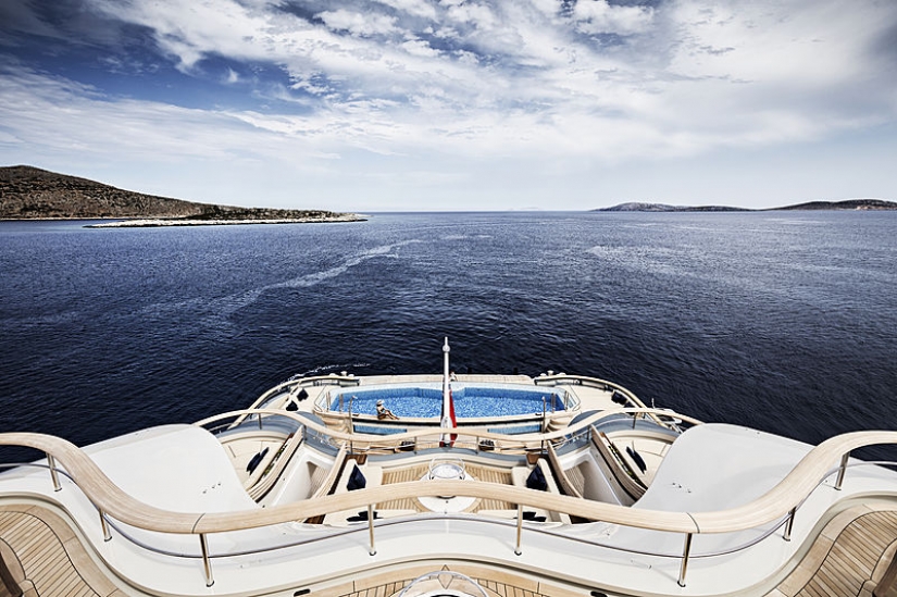 How does the 136-metre Charter yacht Flying Fox