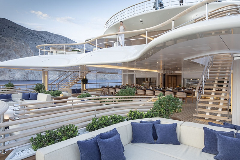 How does the 136-metre Charter yacht Flying Fox