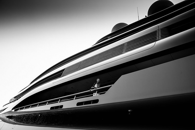 How does the 136-metre Charter yacht Flying Fox