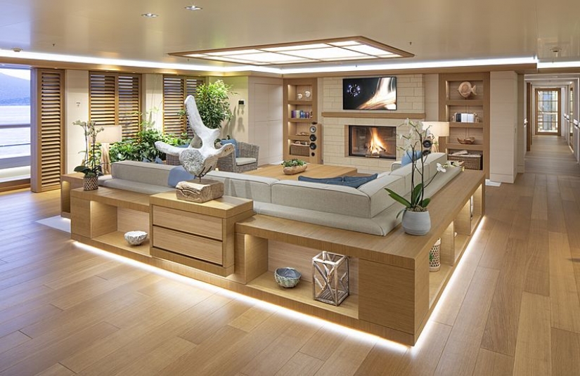 How does the 136-metre Charter yacht Flying Fox