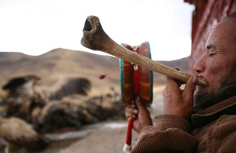 How is "sky burial" in Tibet