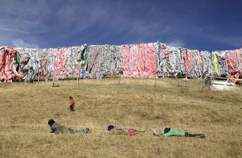 How is "sky burial" in Tibet