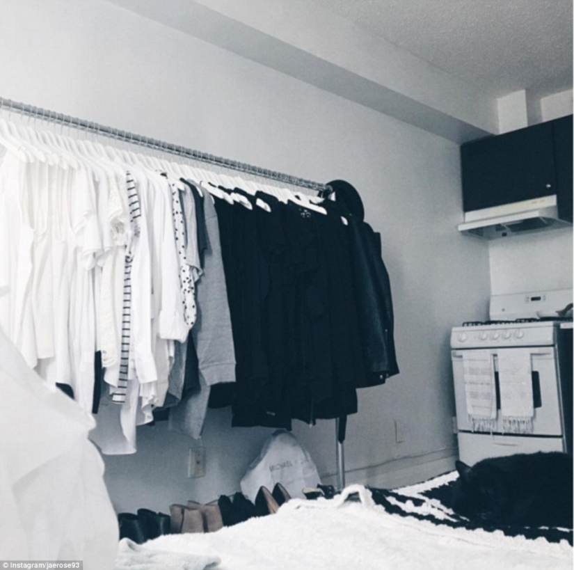 How to fit a kitchen, bedroom and working room of 14 square meters