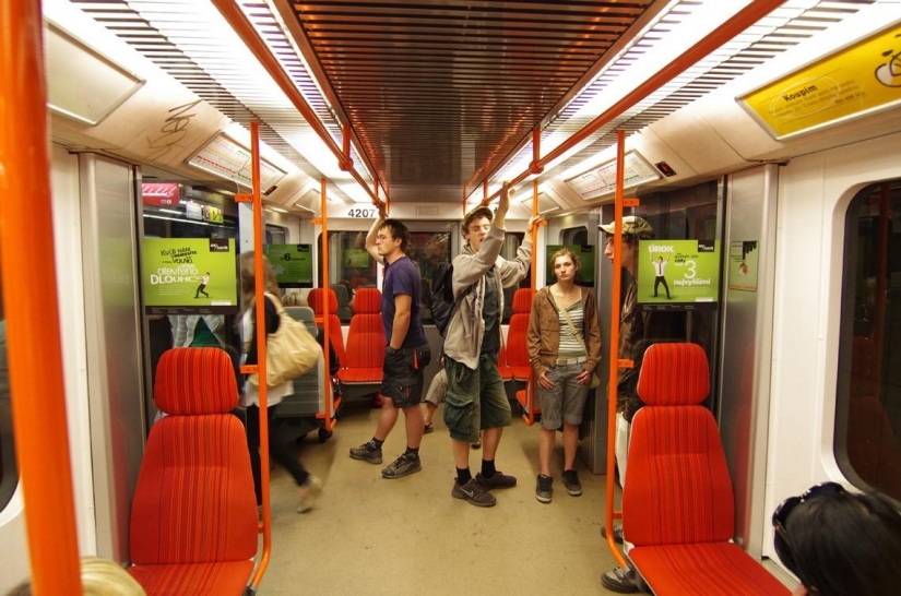 How to look like subway cars from different countries and eras How to look like subway cars from different countries and eras