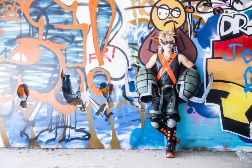 Huge Breasts, long hair and appetizing ass: cosplayer barely recognized the image of a girl