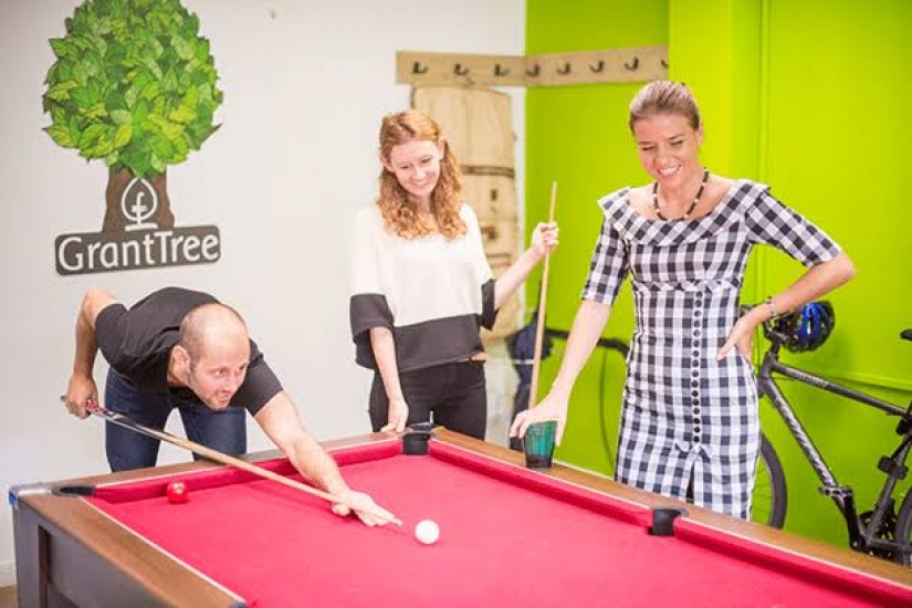 "I deserve this raise": the woman herself has raised his salary, believing that you are worthy of this