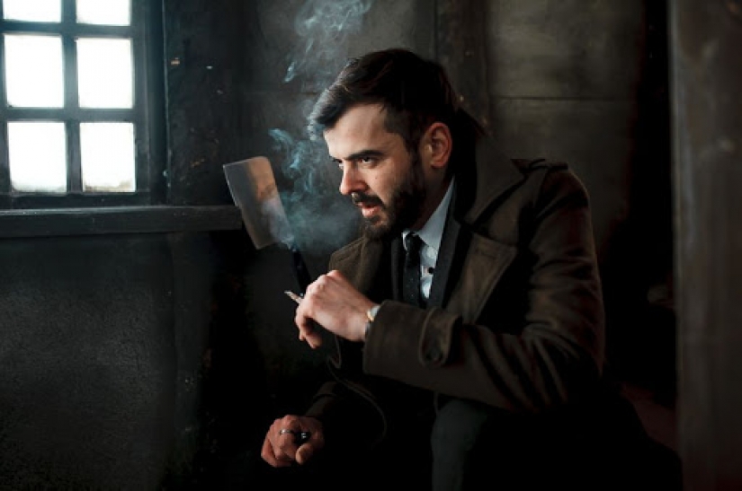 "I play beer, champagne, and a dead body of an ant": the story of an actor and man-meme Anton Lapenko