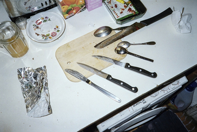 "I want to disappear": a frighteningly honest photo project about bulimia