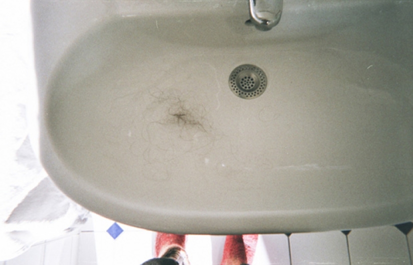 "I want to disappear": a frighteningly honest photo project about bulimia